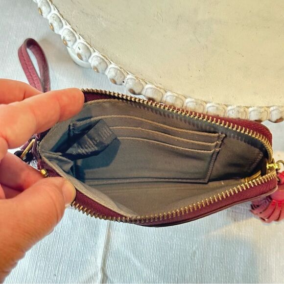 Fossil Burgundy Wine Pebbled Genuine Leather Tasseled Wristlet Wallet Size 6”x4” - Picture 3 of 7